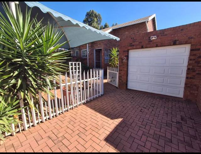 3 BEDROOM HOUSE FOR SALE IN MAYBERRY PARK